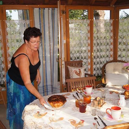 Aux Deux Colombes Bed & Breakfast Padirac Bagian luar foto